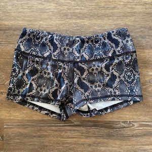 Fleo Shorts